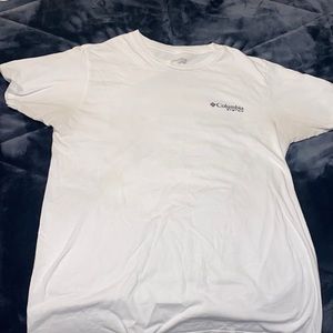 Medium white Columbia tee shirt